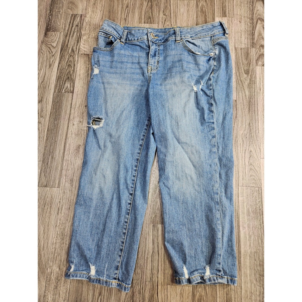Maurices Distressed Cropped Jeans Women 12 Blue Ripped Frayed Hem Denim